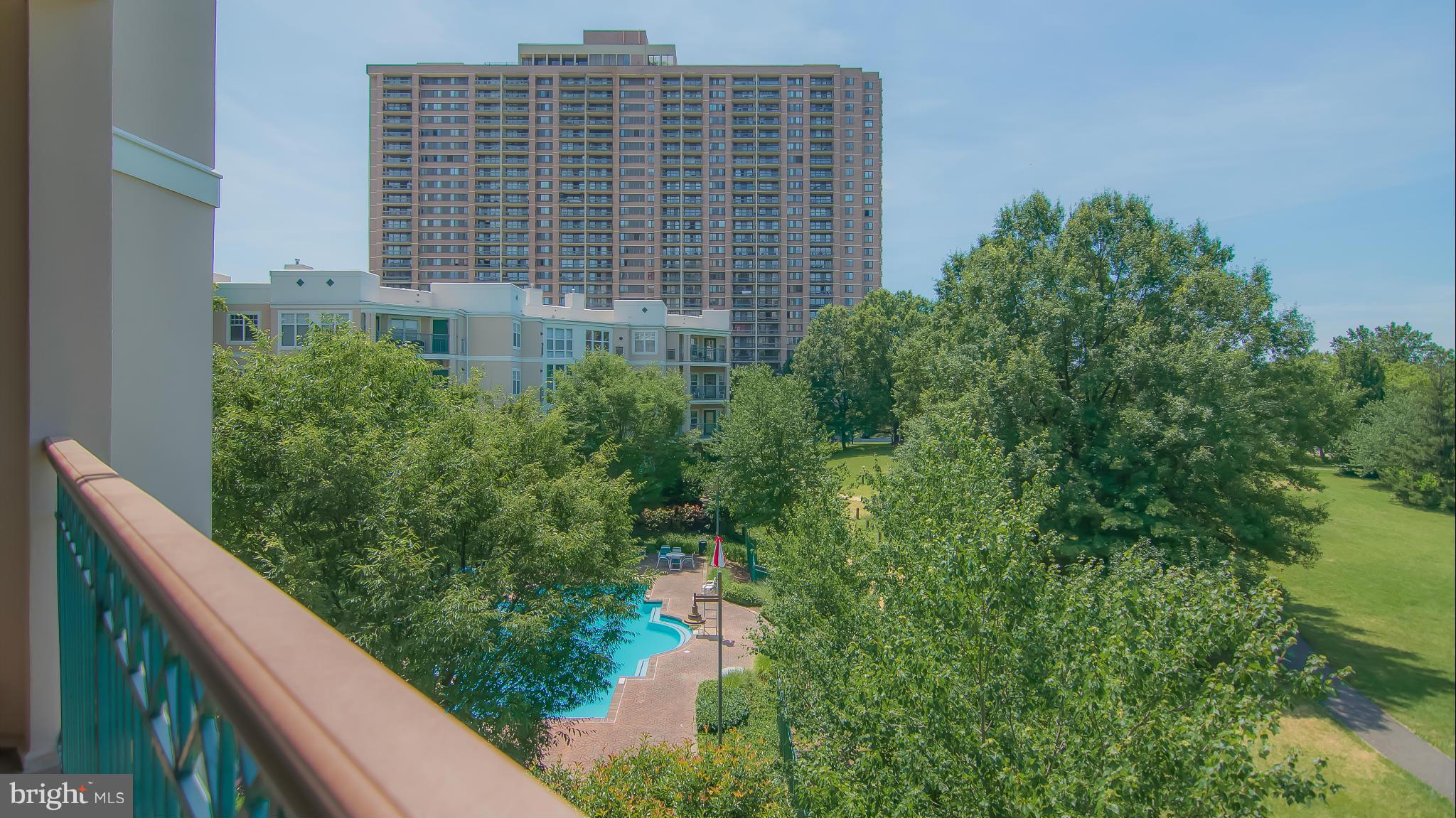 SAVOY PARK CONDOMINIUMS - Residential