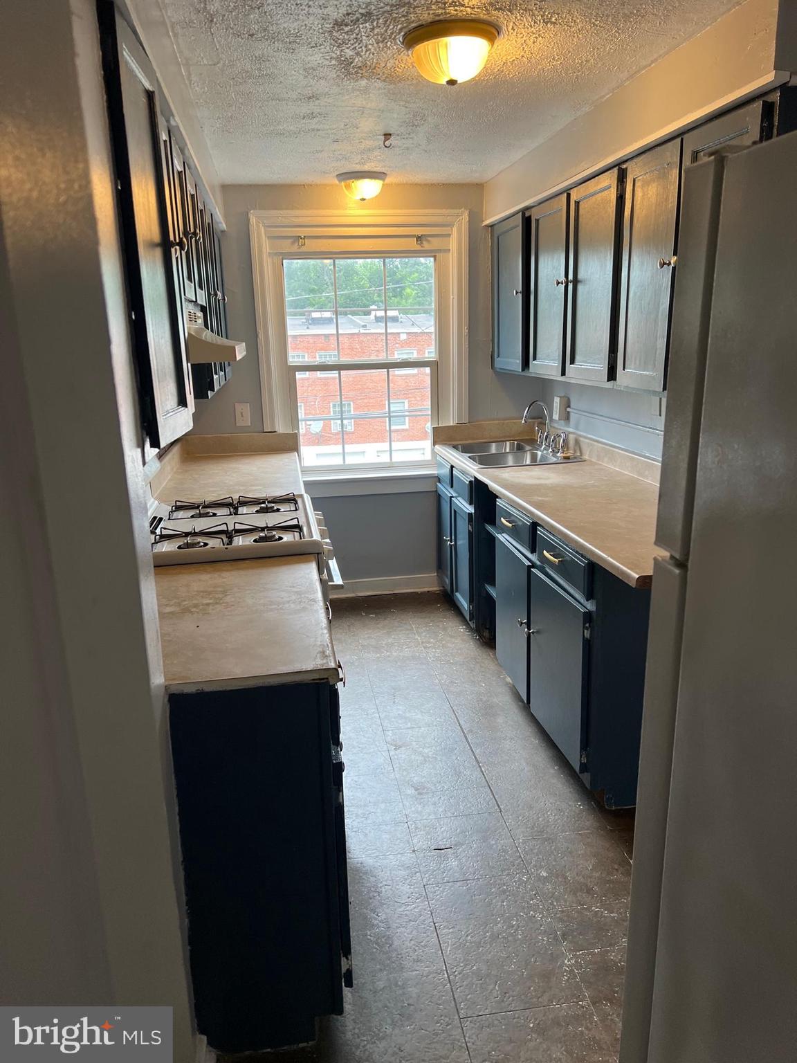 MELROSE GARDENS - Residential