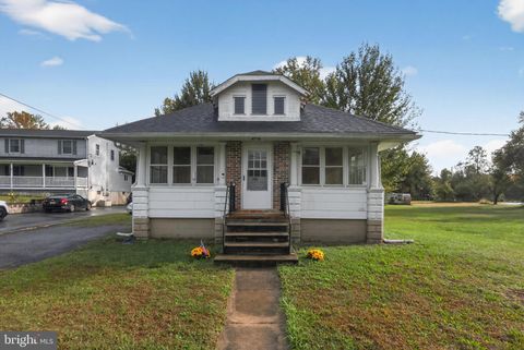 Photo of 780 W Clayton Avenue, CLAYTON, NJ 08312 (MLS # NJGL2065166) Photo of 780 W Clayton Avenue, CLAYTON, NJ 08312 (MLS # NJGL2065166)