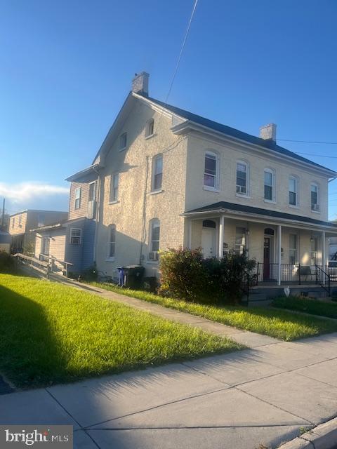 BRICK DUPLEX SIDE BY SIDE, COVERED CONCRETE FRONT PORCH,
FULLY LEASED, SEPARATE REAR./SIDE YARDS WITH DRIVEWAY AND LARGE SHED FOR 603.
TENANTS PAY ALL UTILITES AND LAWN CARE AND SNOW REMOVAL.
UPDATED WINDOWS, NATURAL GAS FURNACES NEW 2023 FOR 603, NEED 48 HOURS FOR SHOWINGS. CALL ALICE TO SCHEDULE.