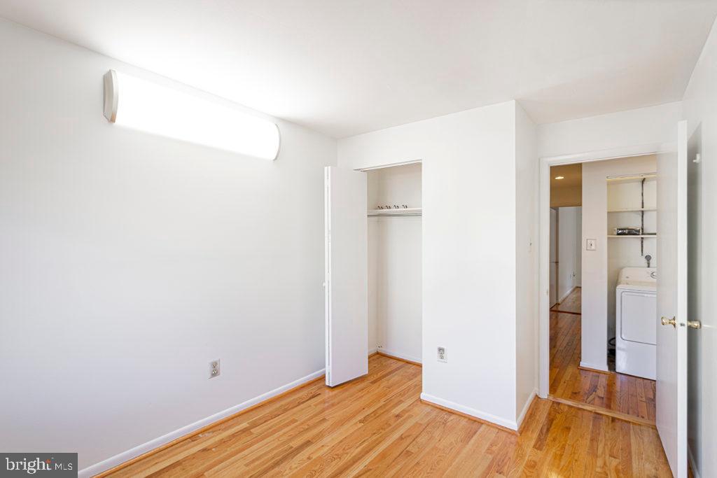 LOGAN SQUARE - Residential Lease