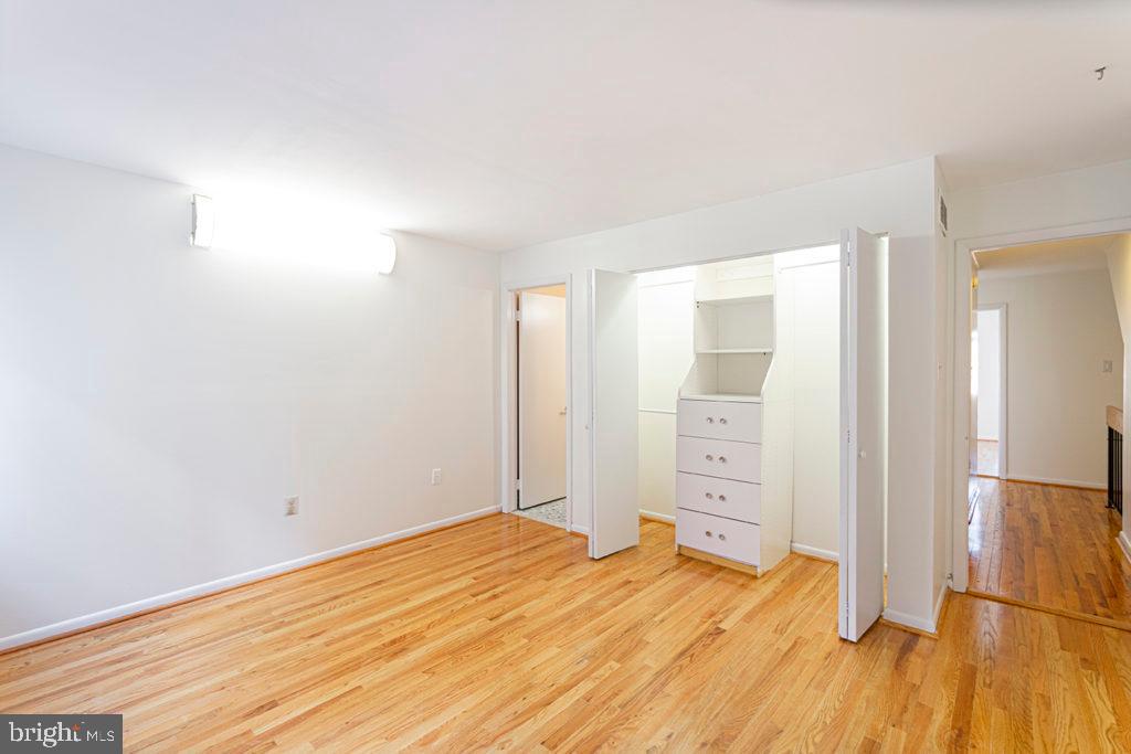 LOGAN SQUARE - Residential Lease