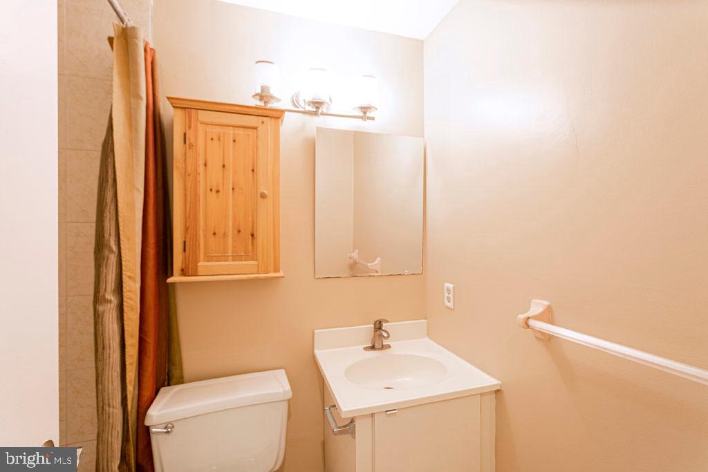 LOGAN SQUARE - Residential Lease
