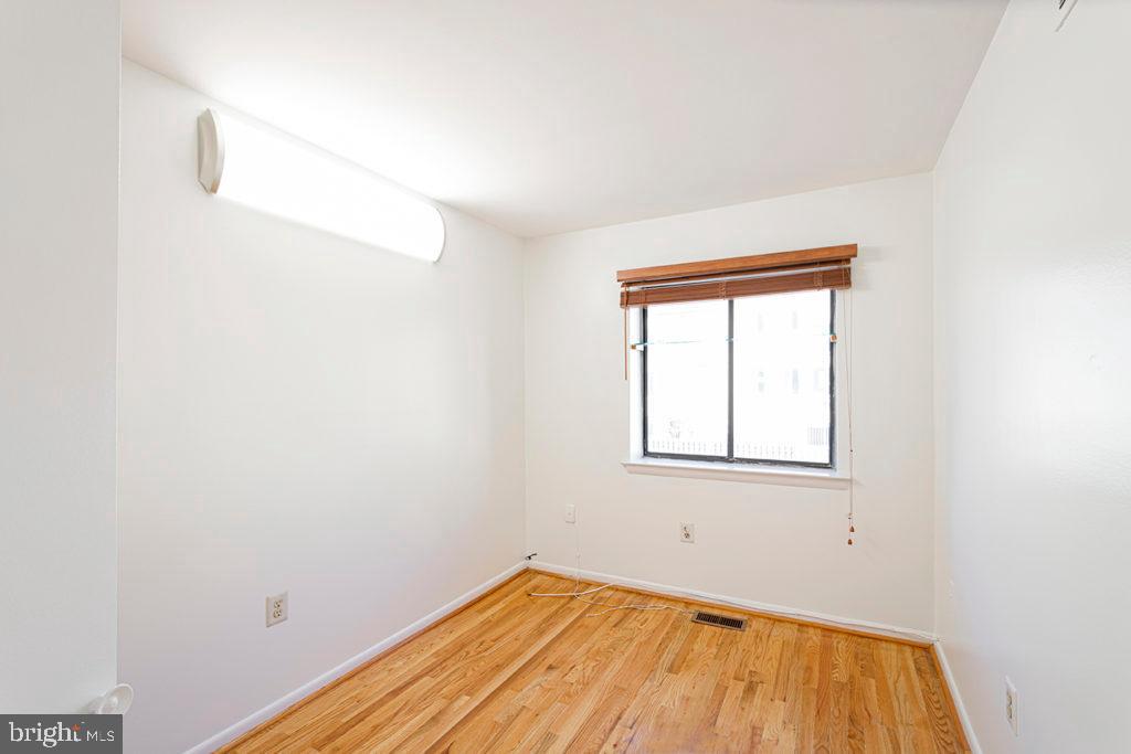 LOGAN SQUARE - Residential Lease