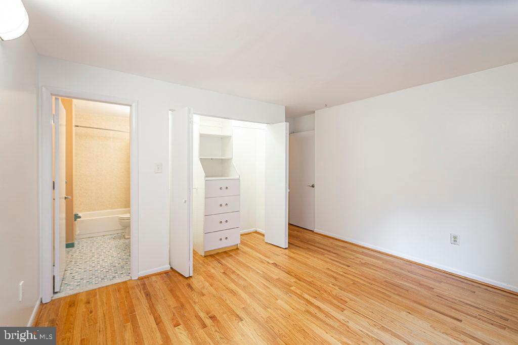 LOGAN SQUARE - Residential Lease