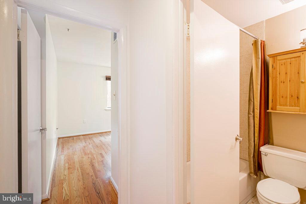 LOGAN SQUARE - Residential Lease