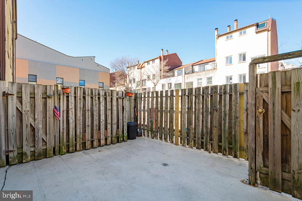 LOGAN SQUARE - Residential Lease