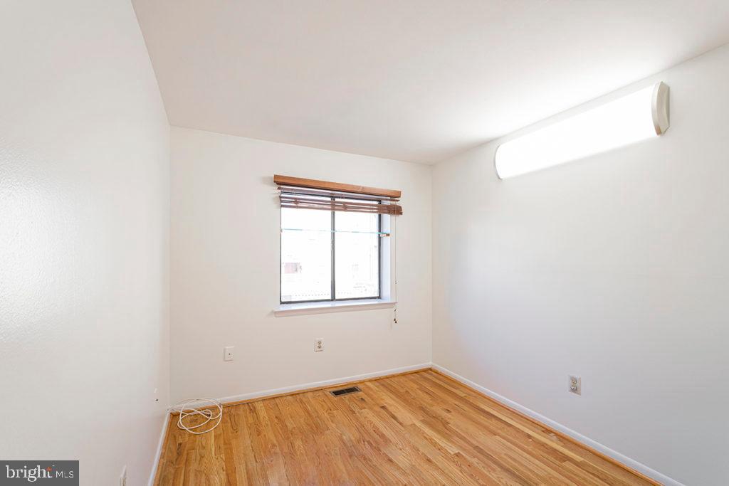 LOGAN SQUARE - Residential Lease
