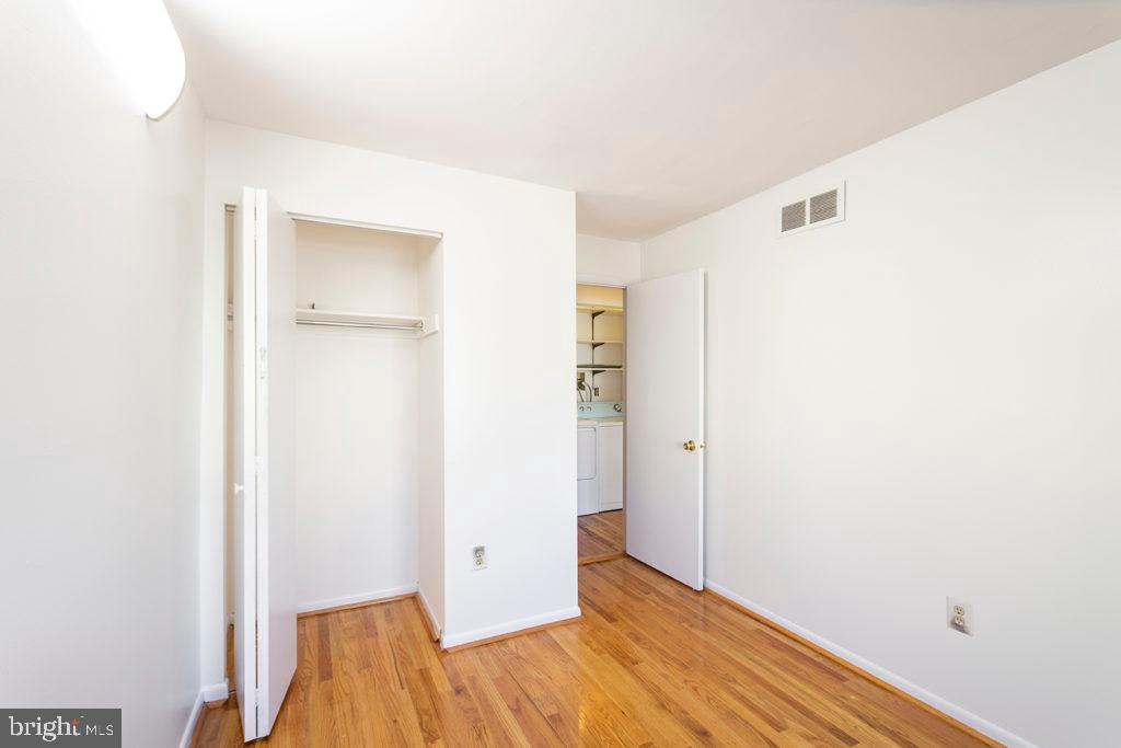 LOGAN SQUARE - Residential Lease