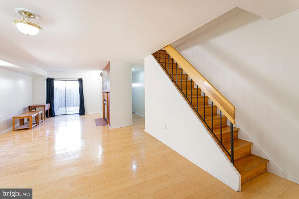 LOGAN SQUARE - Residential Lease