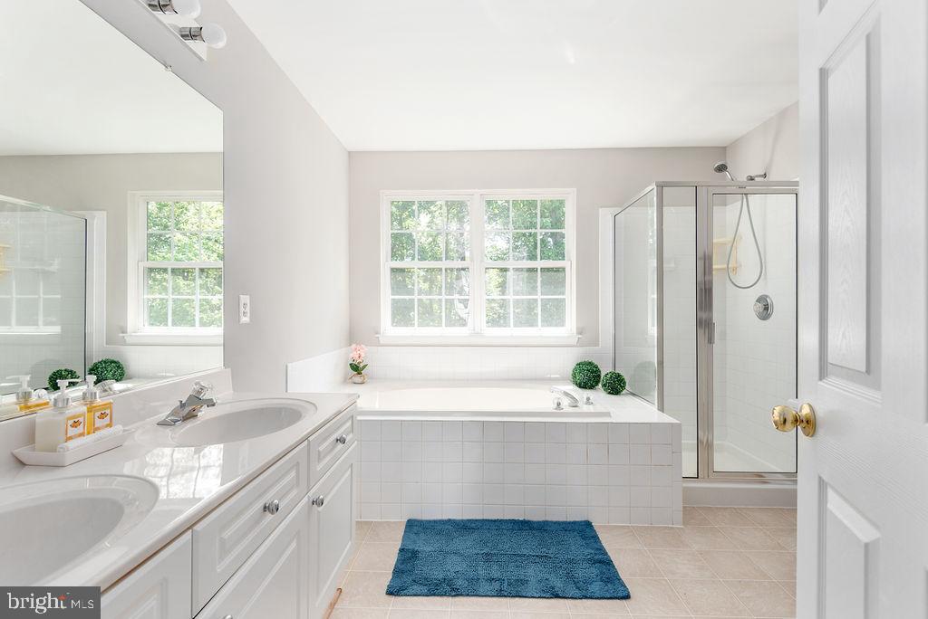 STAFFORD OAKS - Residential