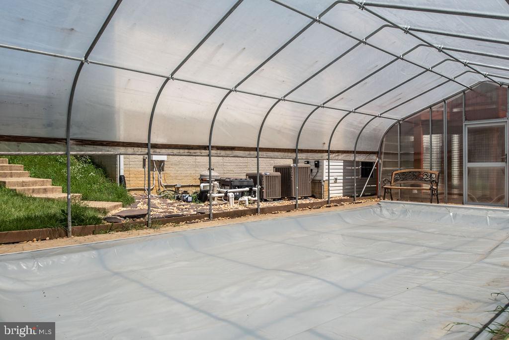 STAFFORD OAKS - Residential