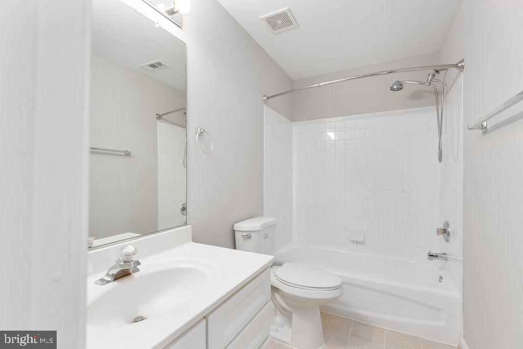 STAFFORD OAKS - Residential