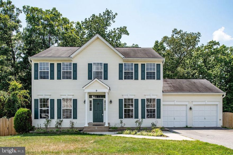 Newly renovated 5 bedroom 3.5 bathroom home in Stafford, VA! This beautiful and spacious home has brand new carpeting and hardwood flooring as well as all new lighting fixtures and brand new appliances. Master bathroom includes a separate tub and stand in shower. Energy saving A/C and dual zone heating were placed last year which will cut energy costs exponentially. The fiberglass saline pool has brand new equipment and is covered by a pool enclosure. This property is only a few turns away from I95 making it a great location for commuters.