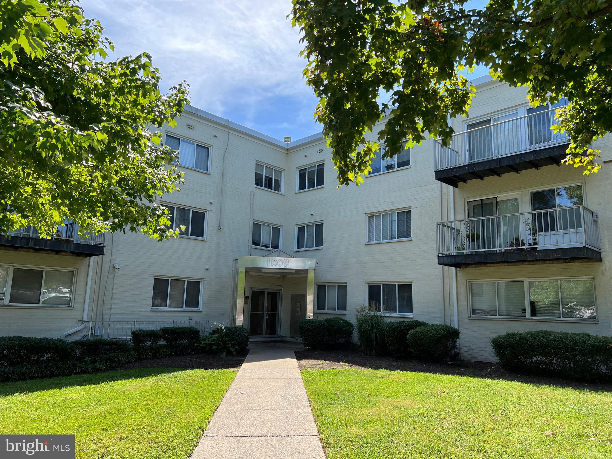 THE FAIRMONT 1009 CONDO - Residential