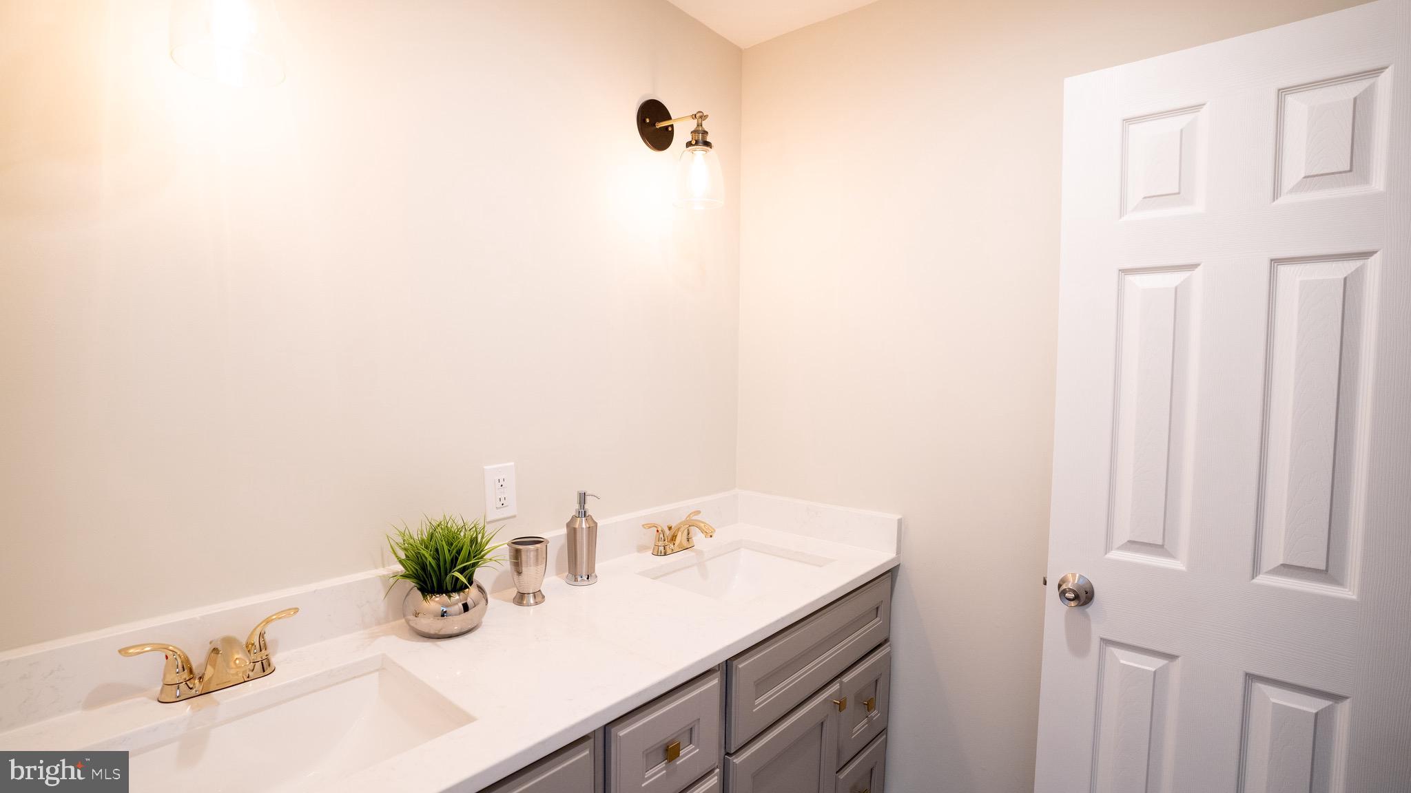 BEVERLY FARMS - Residential