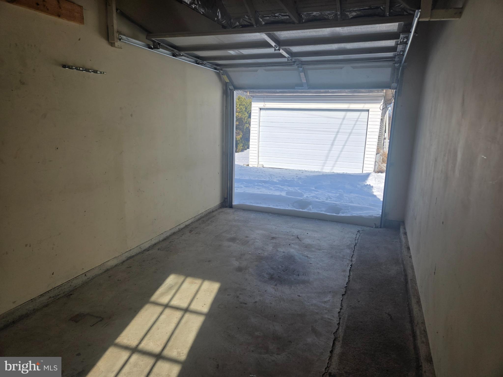 115 DIAMOND STREET GARAGE