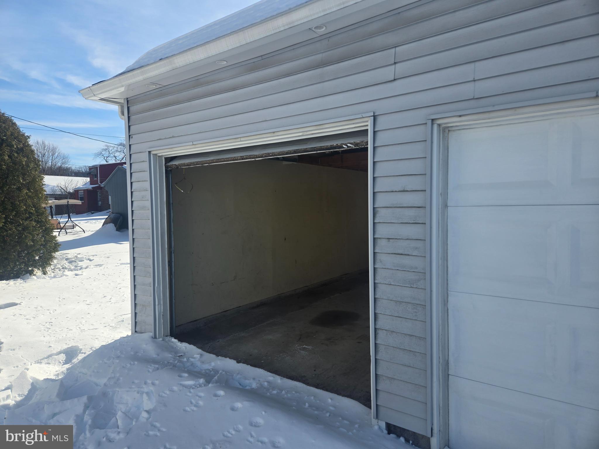 115 DIAMOND STREET GARAGE