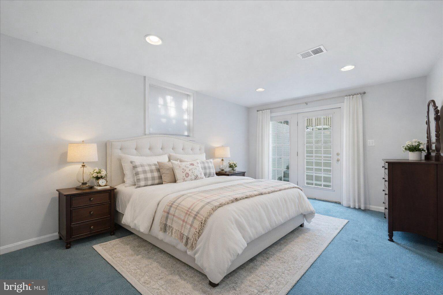 HIGHLAND OAKS - Residential