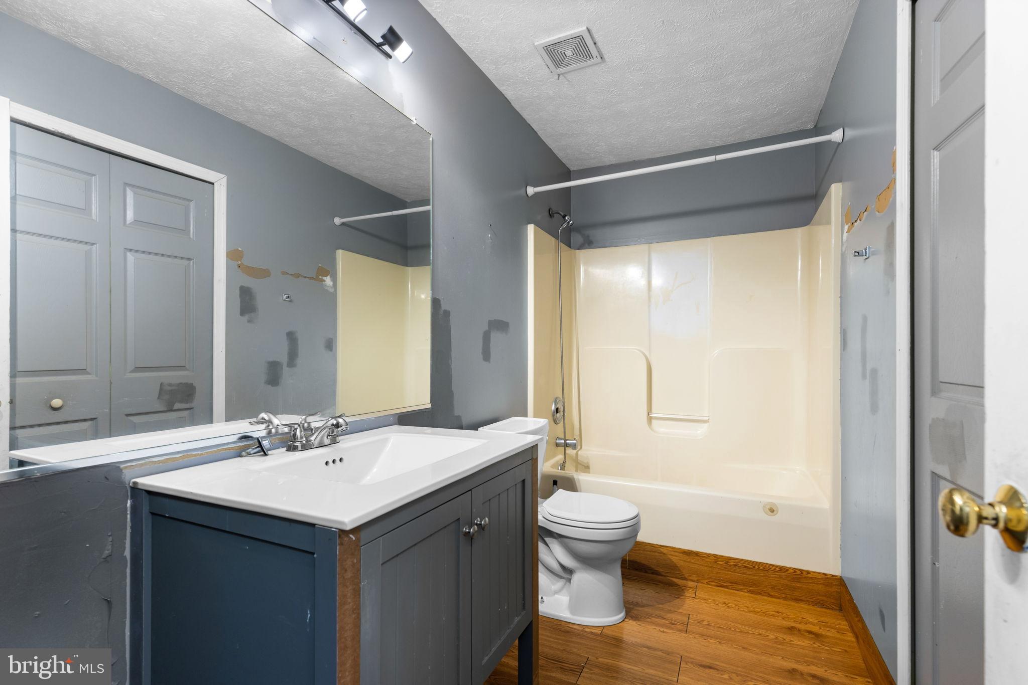 REGENCY GLEN - Residential