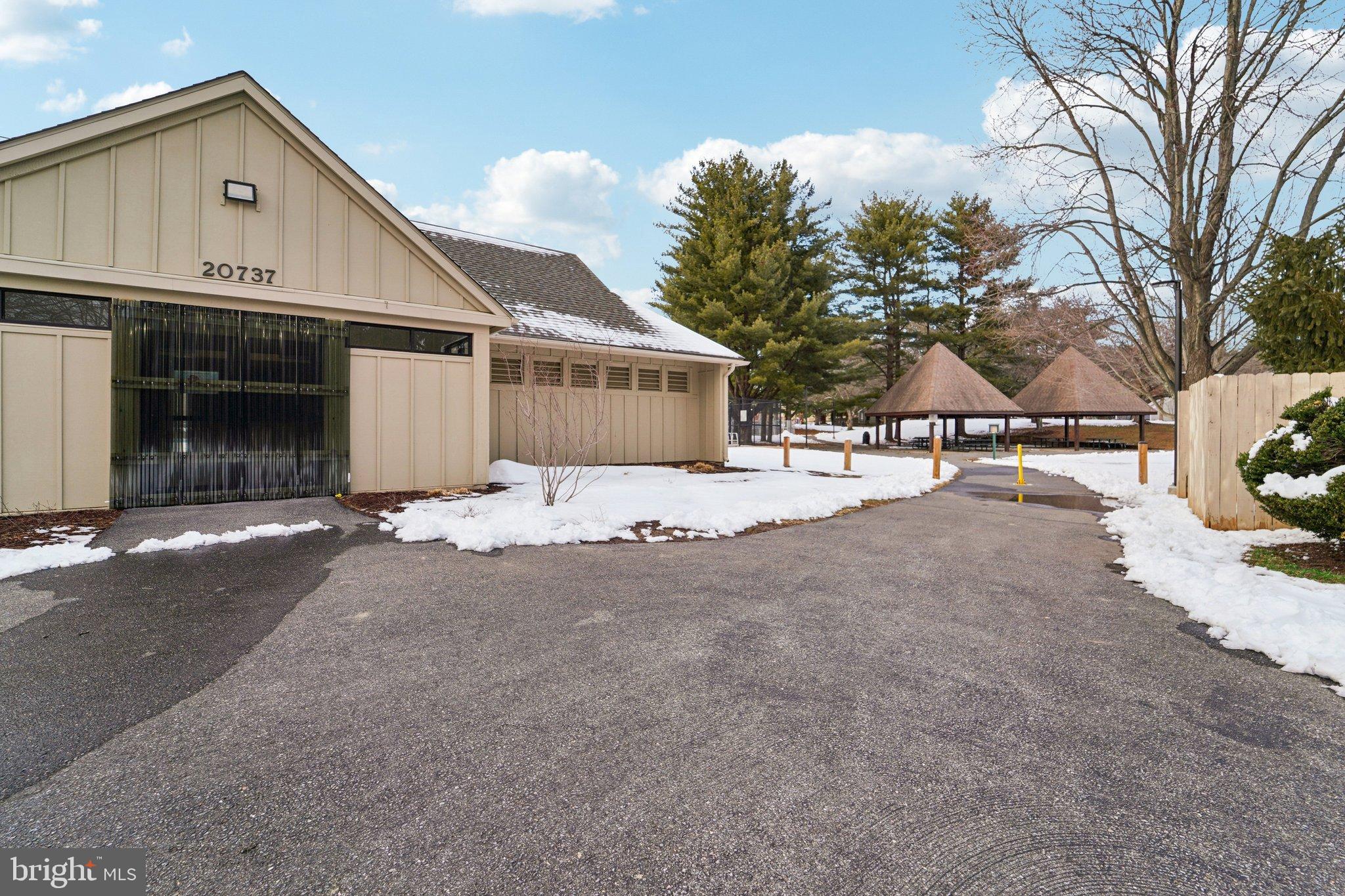 HIGHLAND HALL - Residential