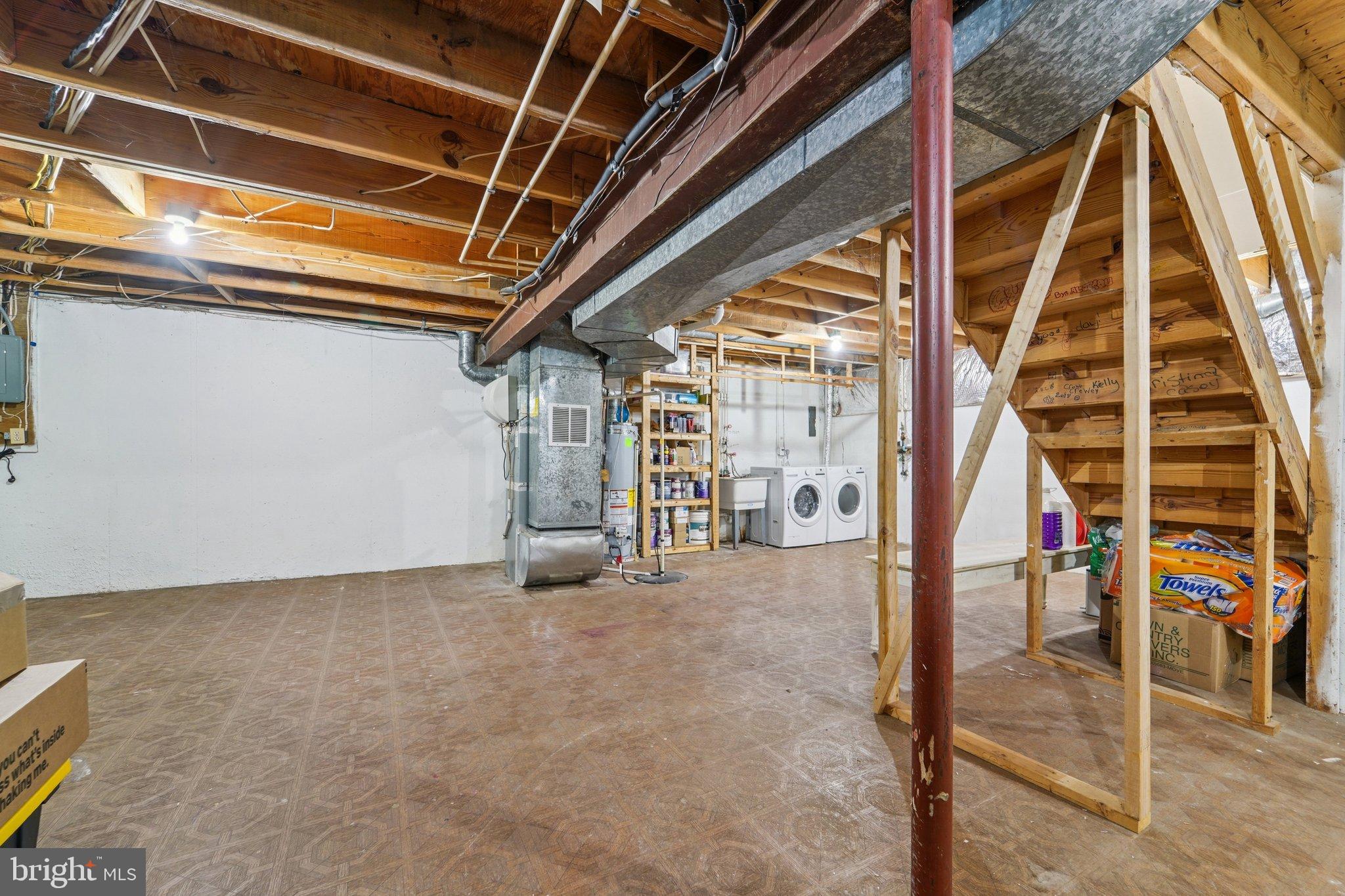 HIGHLAND HALL - Residential