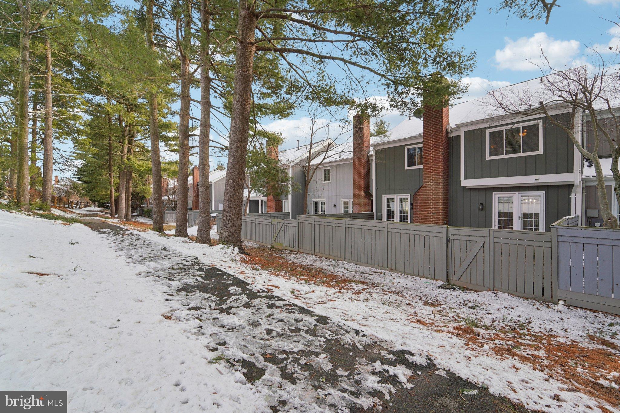 HIGHLAND HALL - Residential