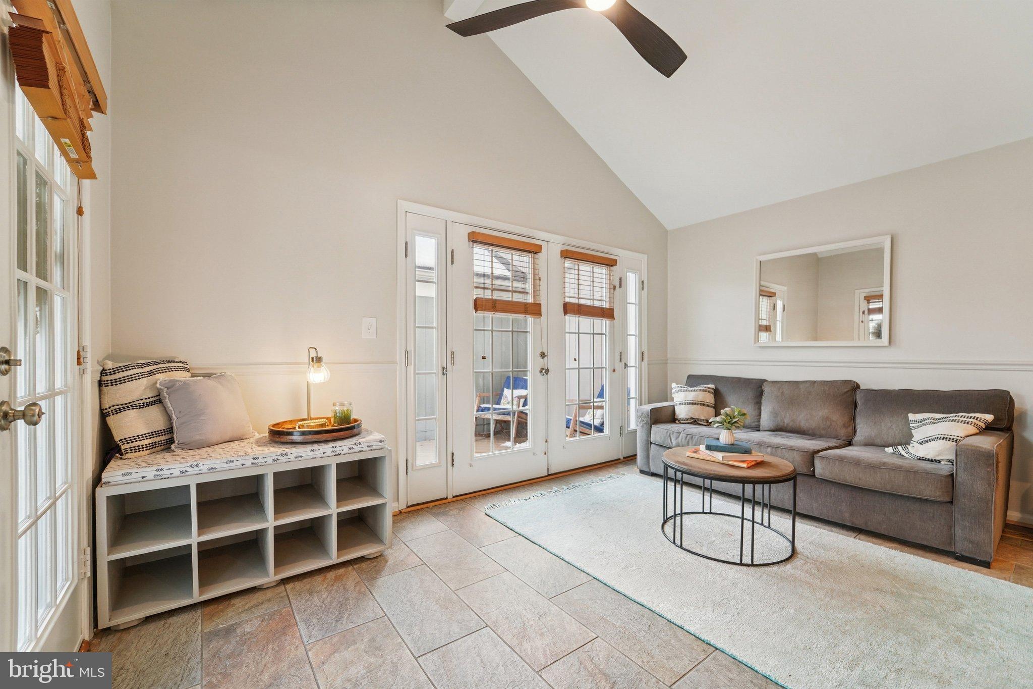 HIGHLAND HALL - Residential