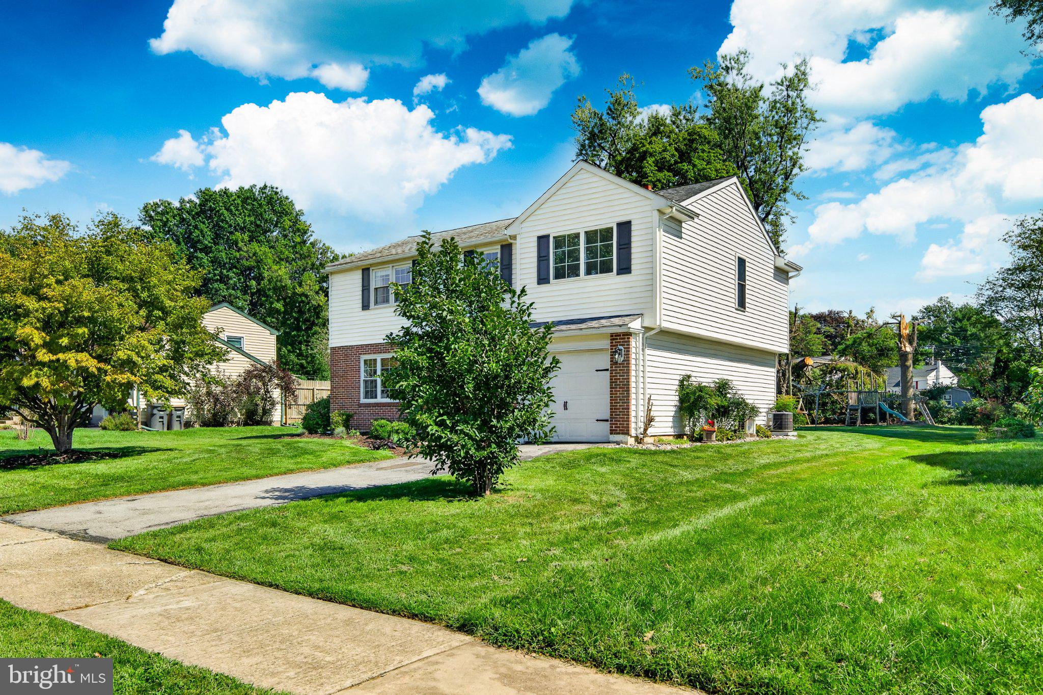 162 LAKE DRIVE