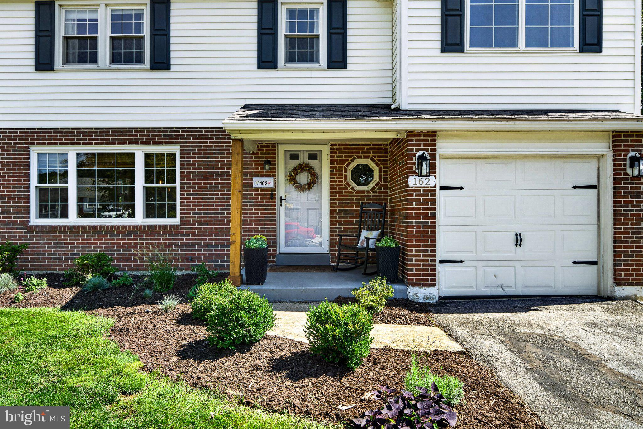 162 LAKE DRIVE