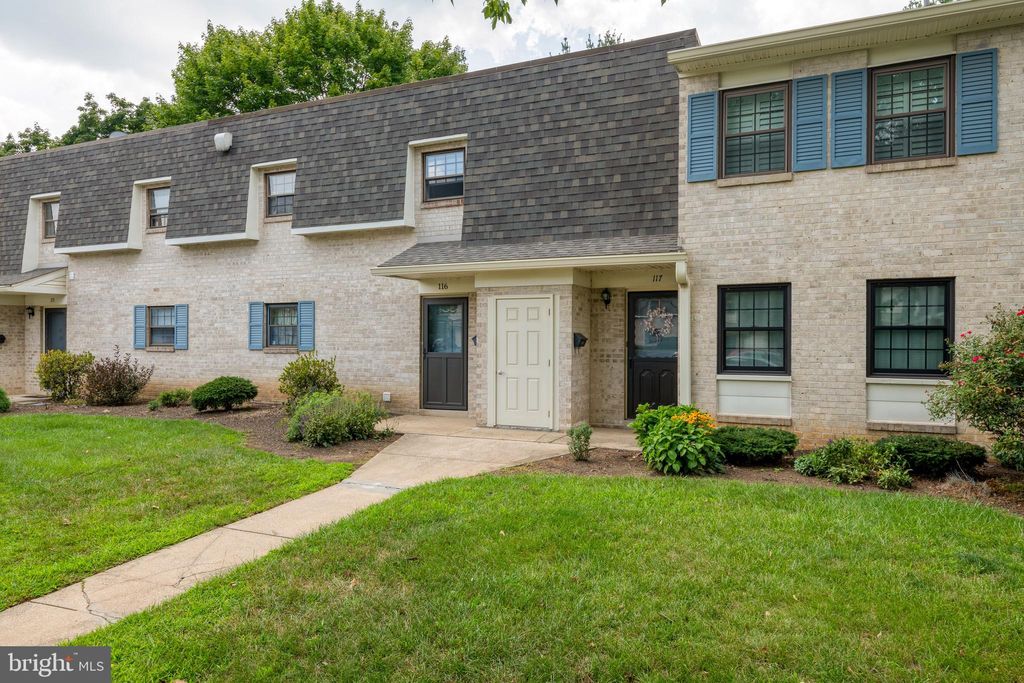 Photo of 117 VALLEYBROOK DR, LANCASTER, PA 17601 (MLS # PALA2039266)