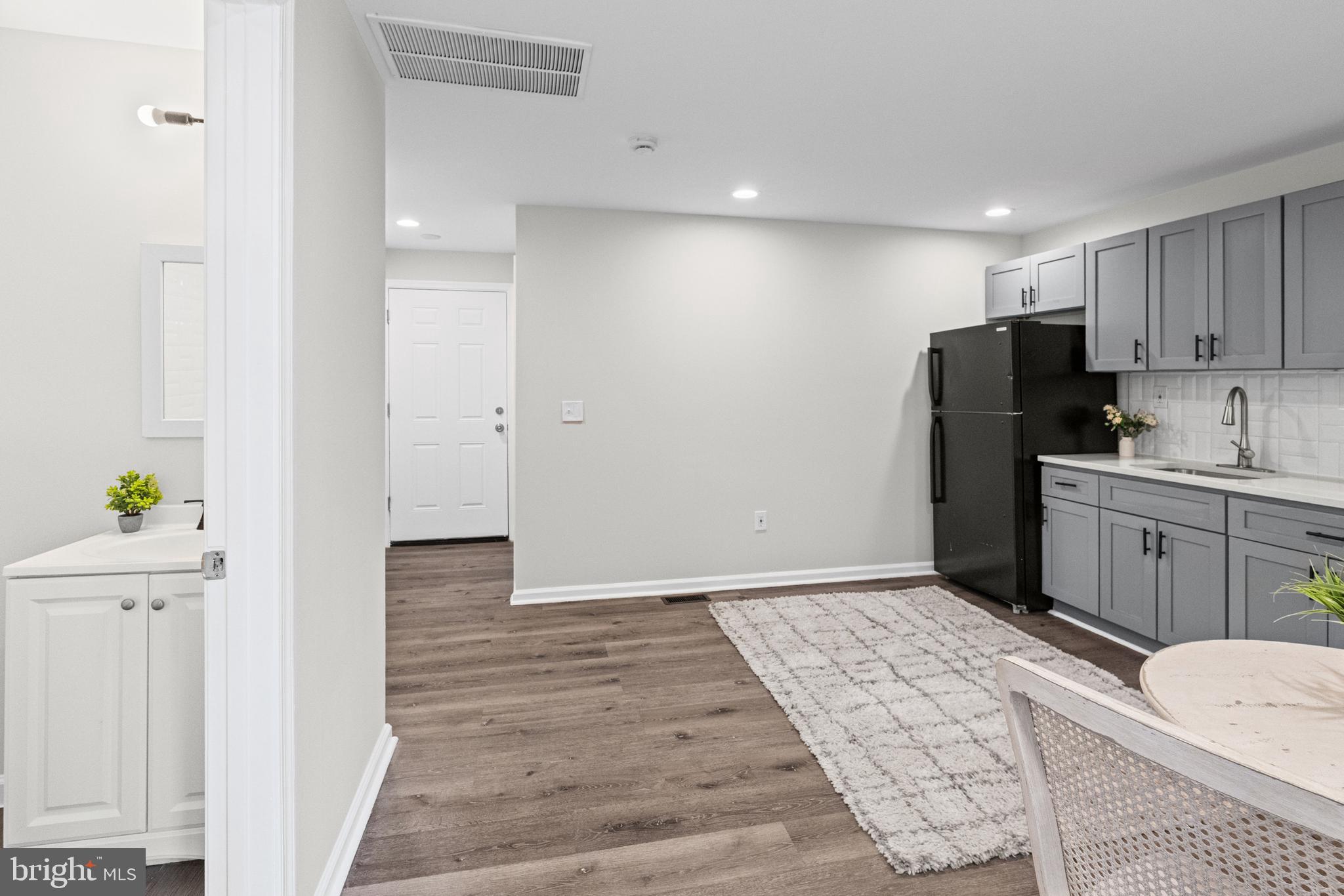 CENTRAL PARK HEIGHTS - Residential Income