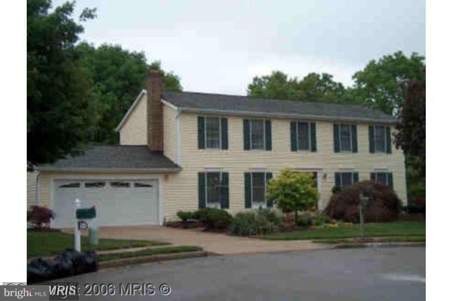 * Short Sale approval in final stage with single lender* Bank has $610K appraisal - Hugh Price Drop! This gorgeous home features 3 fully fin levels w/many updates. VERY spacious & Sun-filled rooms to enjoy! Best LOCATION close to Kingstowne shopping & restaurants, Metro, Pkwy, I-395 & 95. Features a Kick-Back Sunroom w/hot tub, large deck overlooking expansive fenced rear yard, sprinkler system.