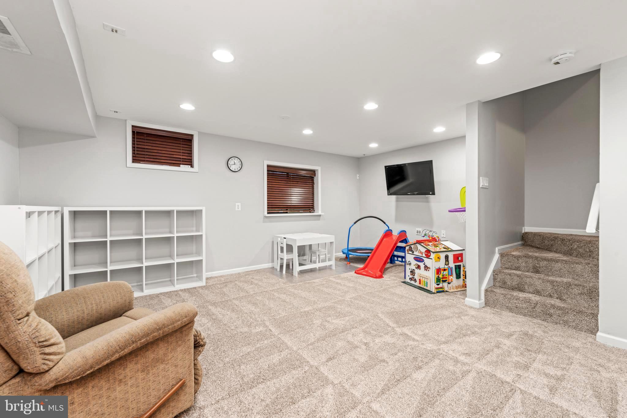 LIONS GATE - Residential