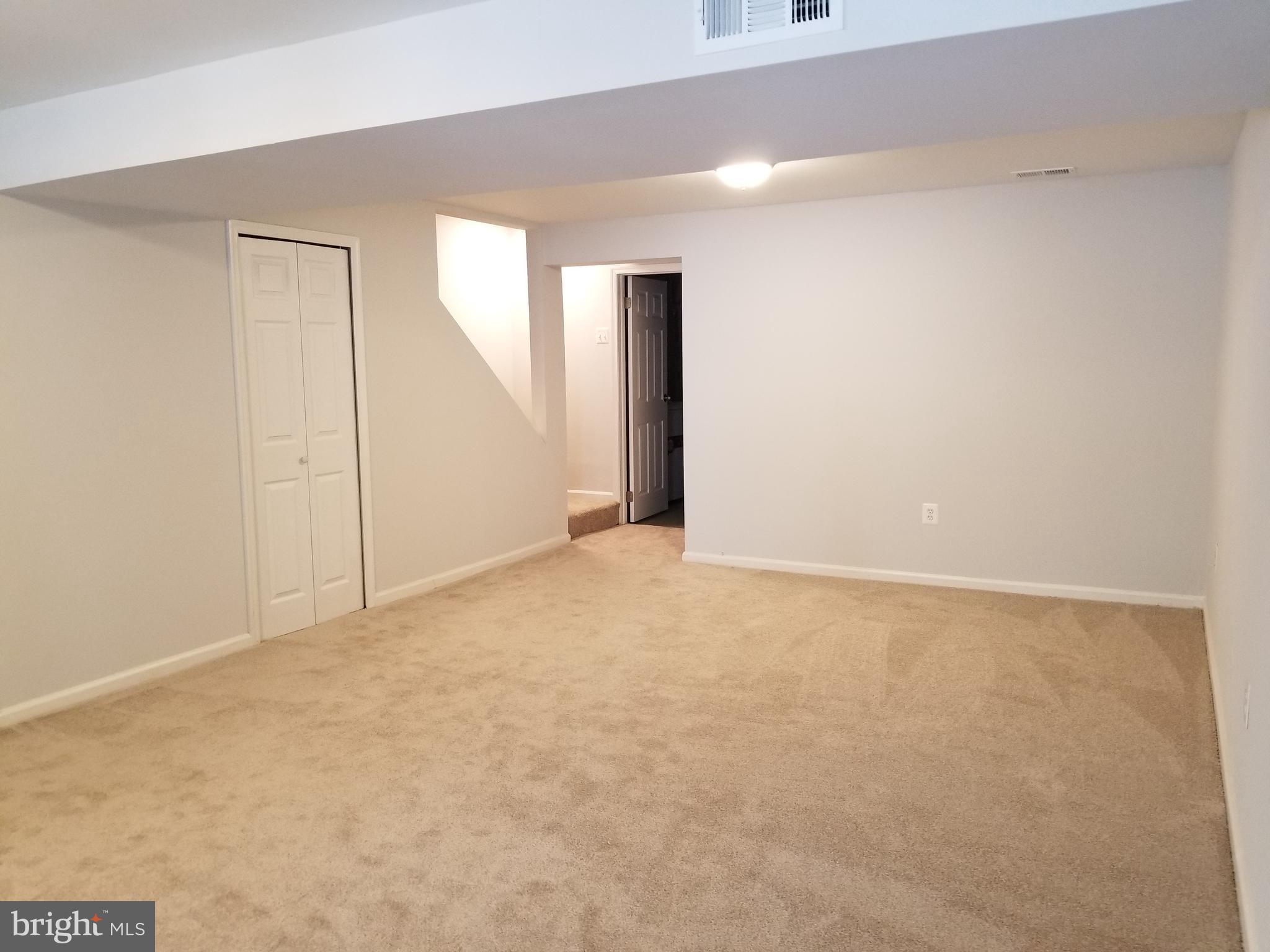 RIVERCHASE - Residential