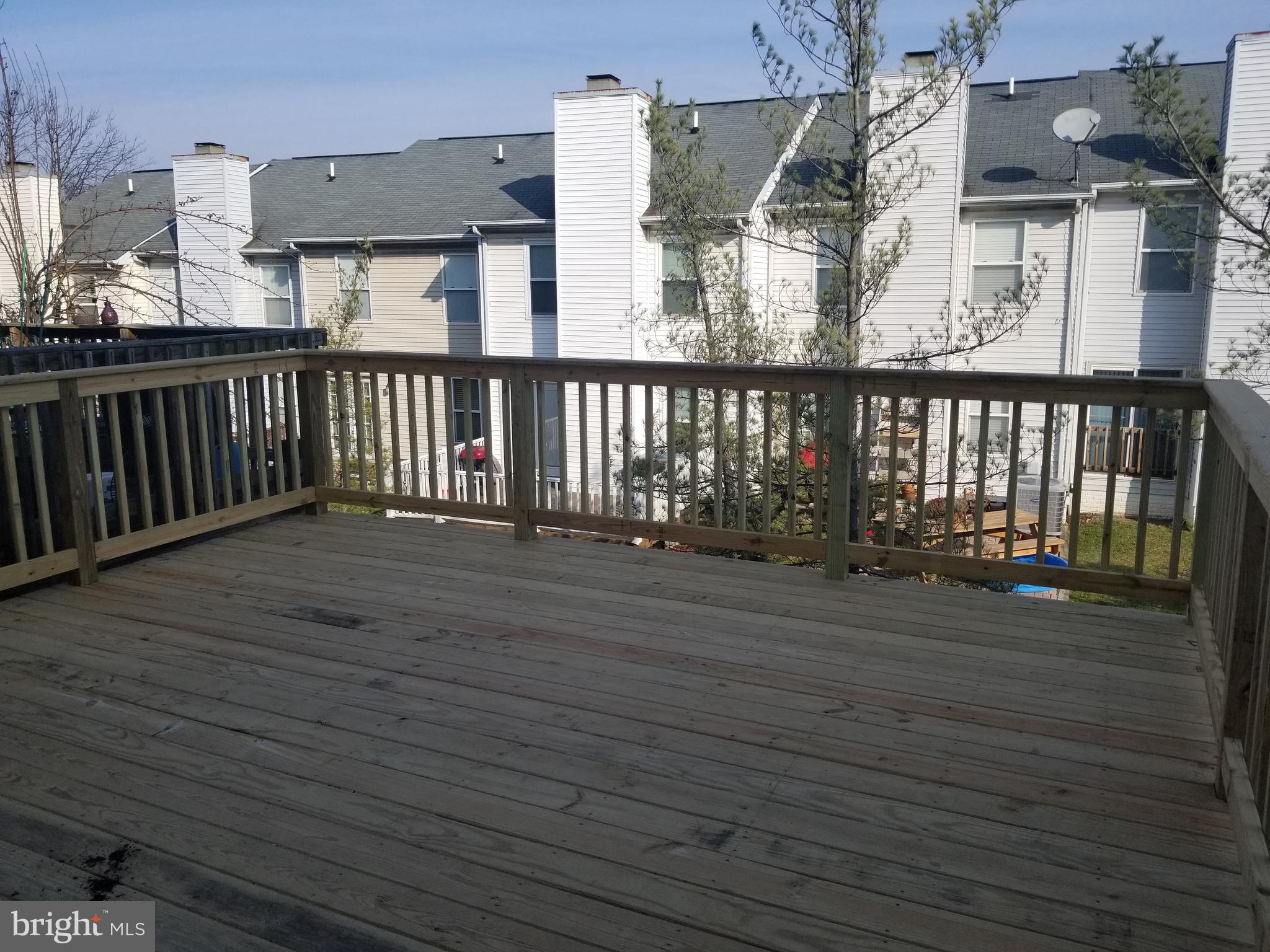 RIVERCHASE - Residential