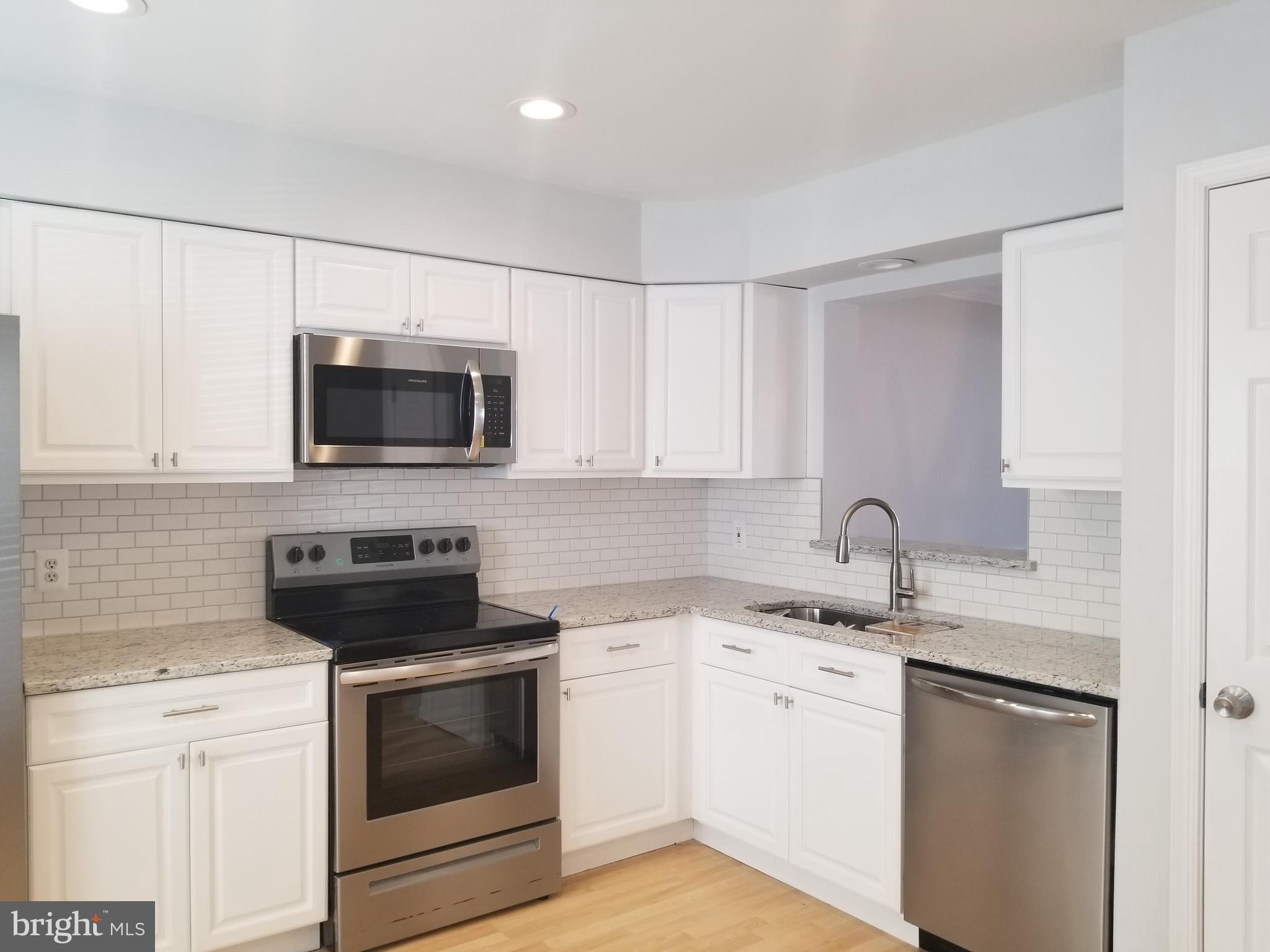 RIVERCHASE - Residential