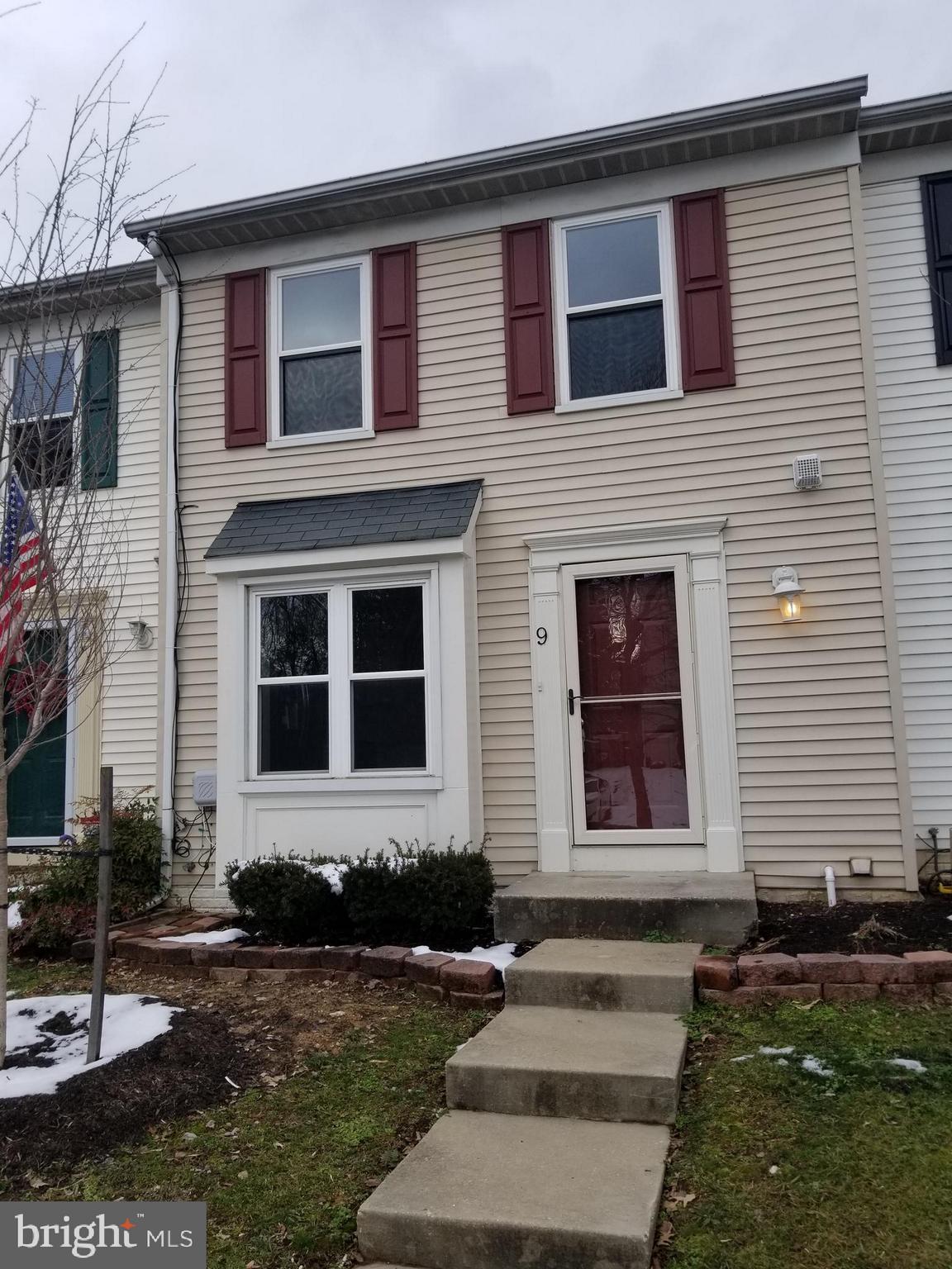 RIVERCHASE - Residential