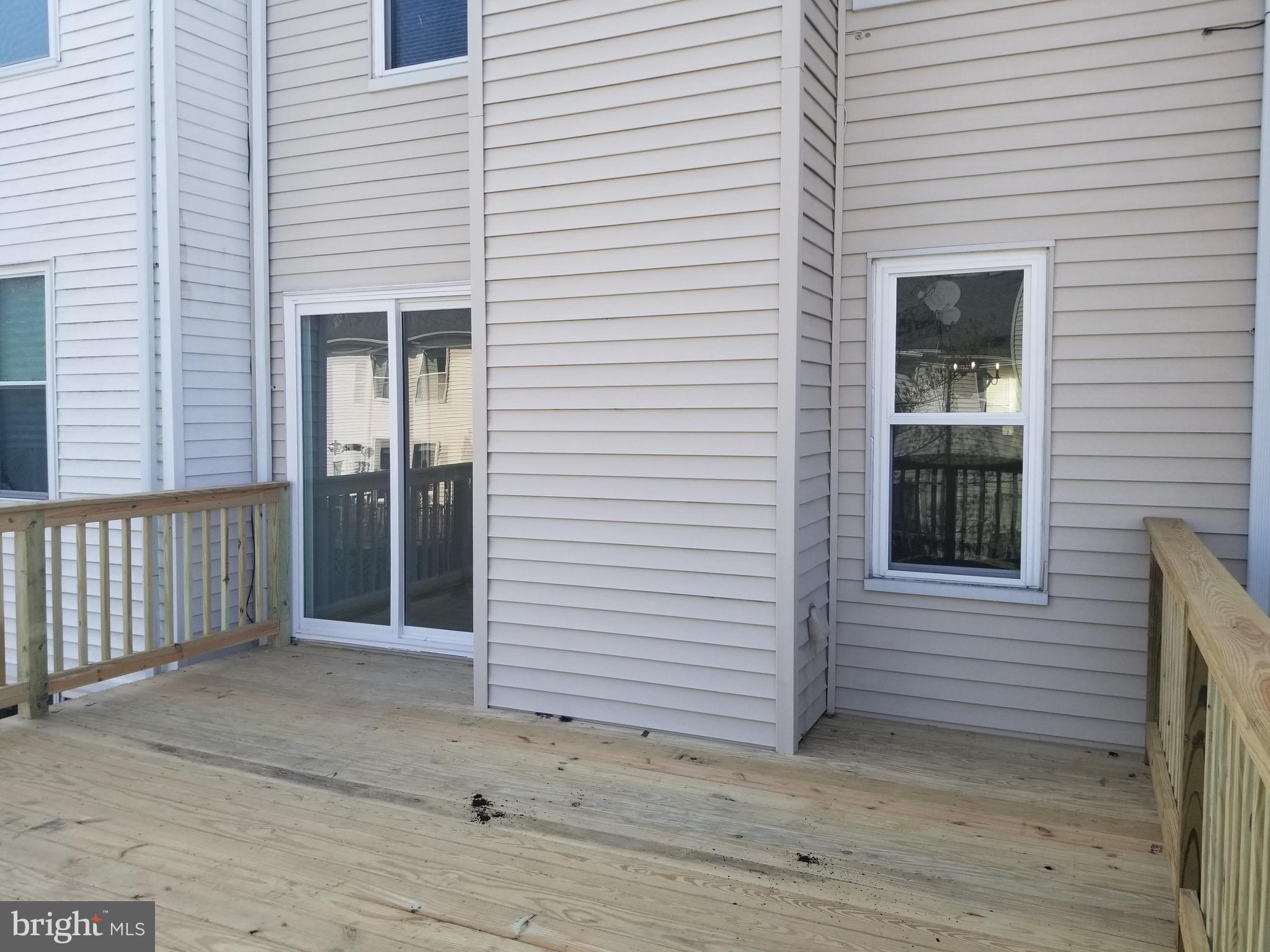 RIVERCHASE - Residential