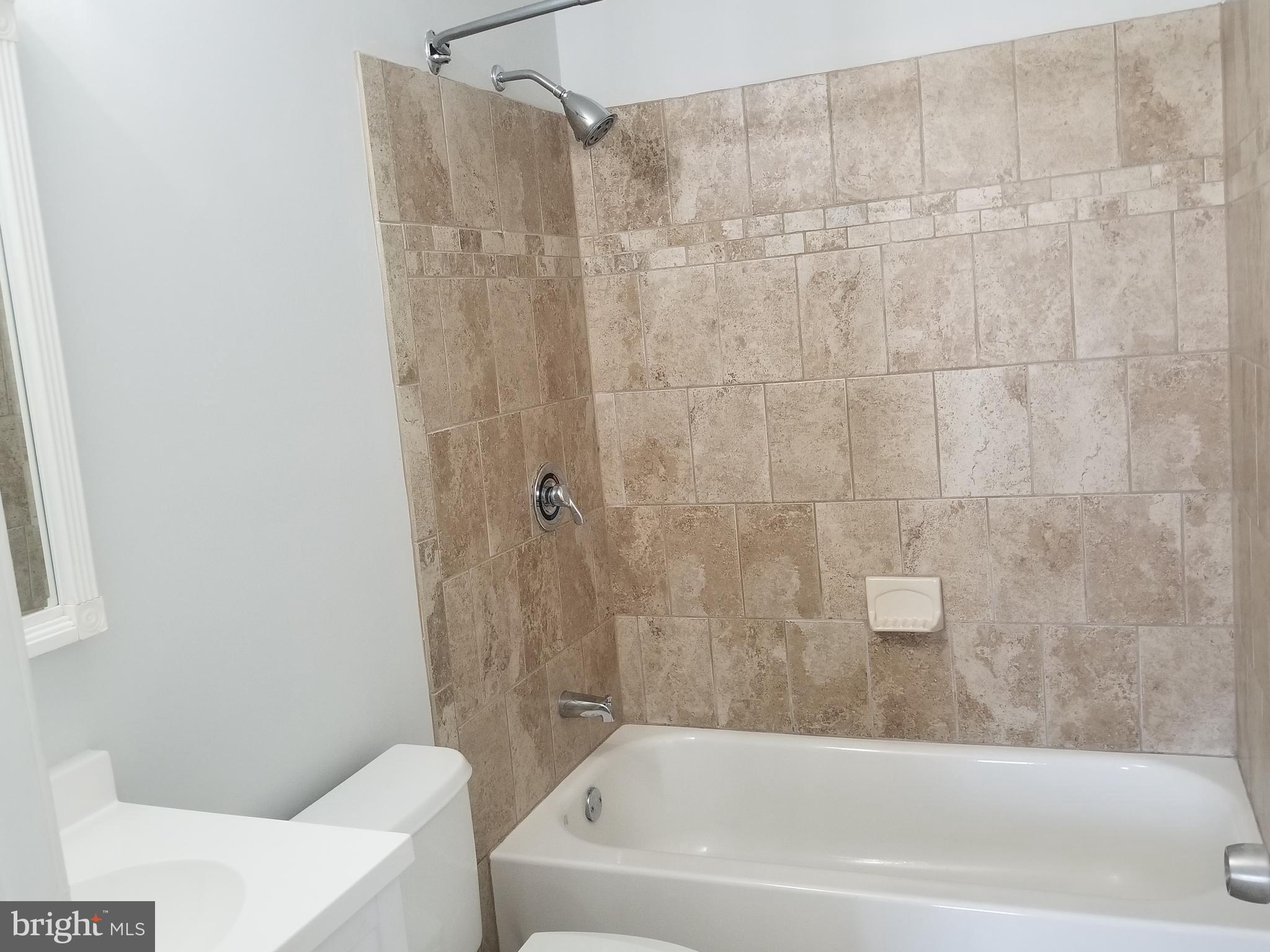 RIVERCHASE - Residential