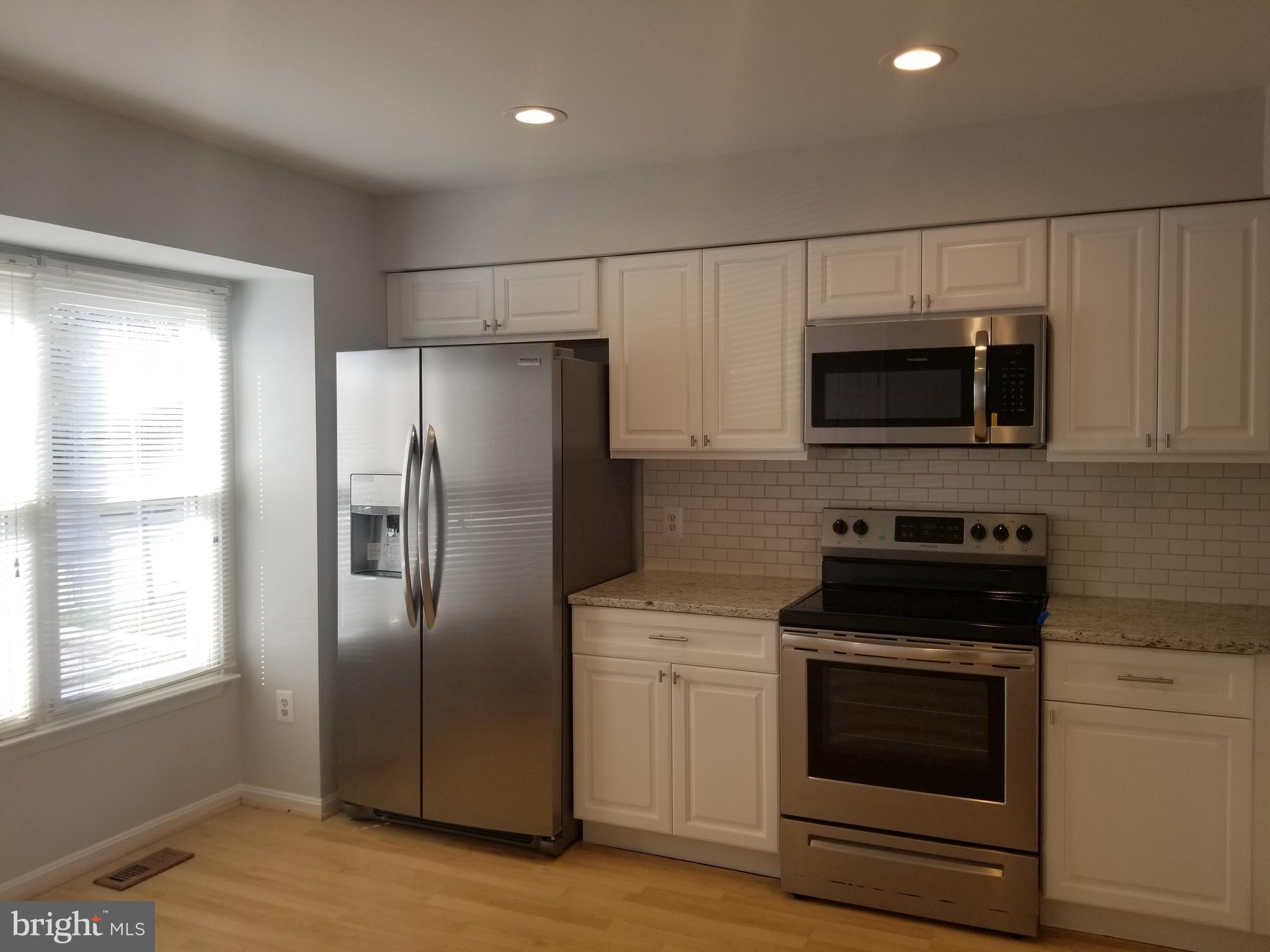 RIVERCHASE - Residential