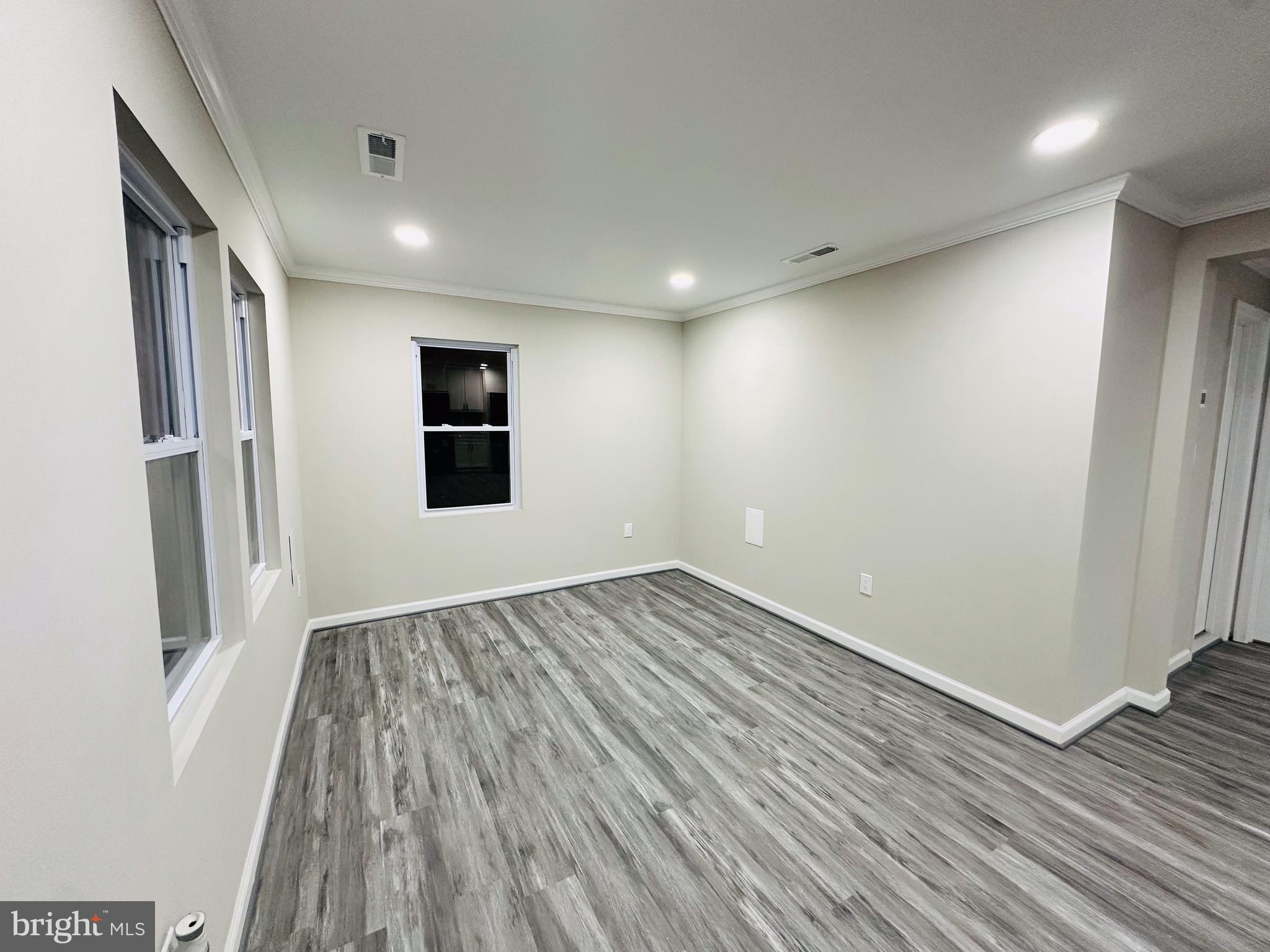 ASHLAND TOWN - Residential