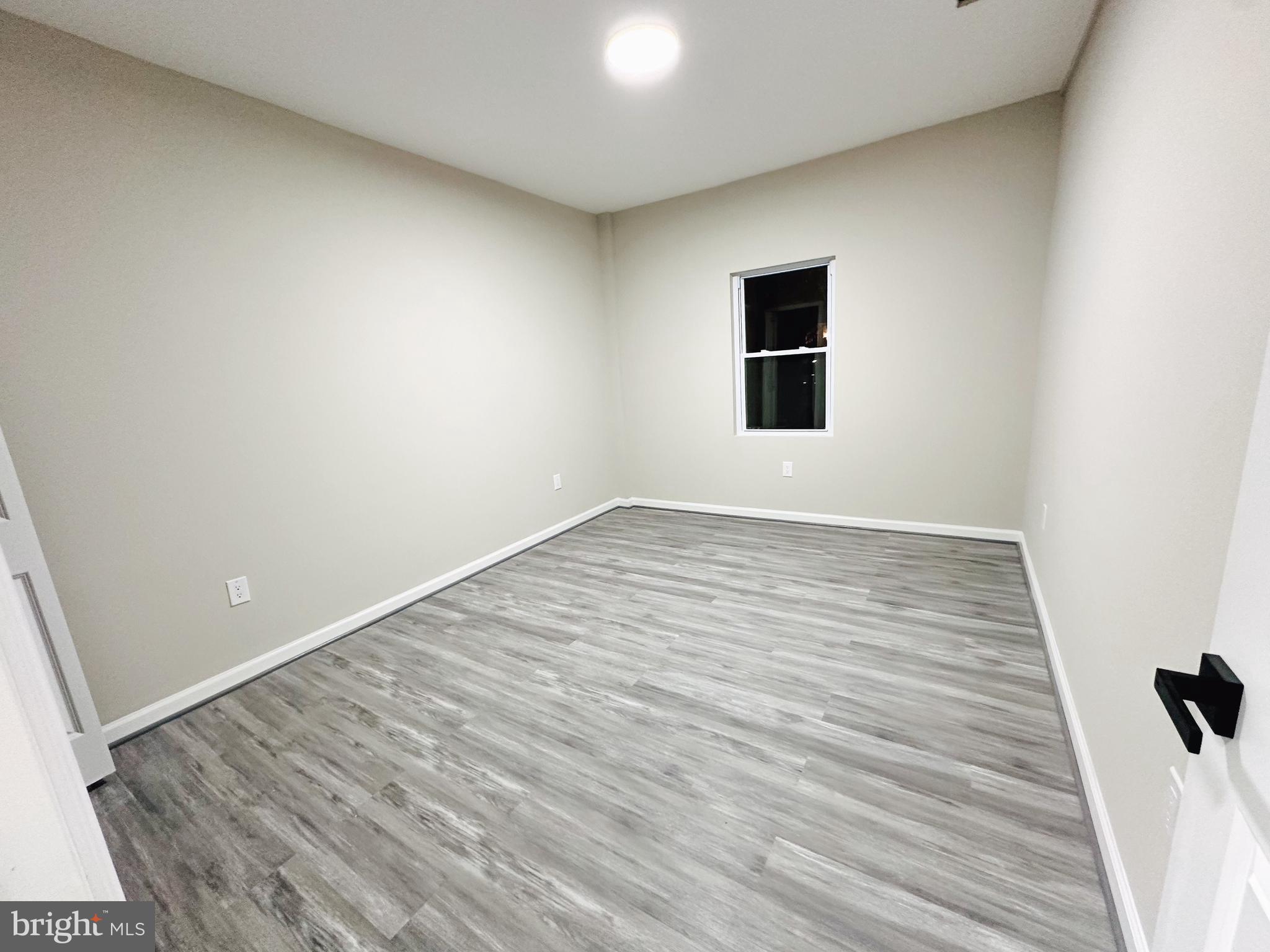 ASHLAND TOWN - Residential