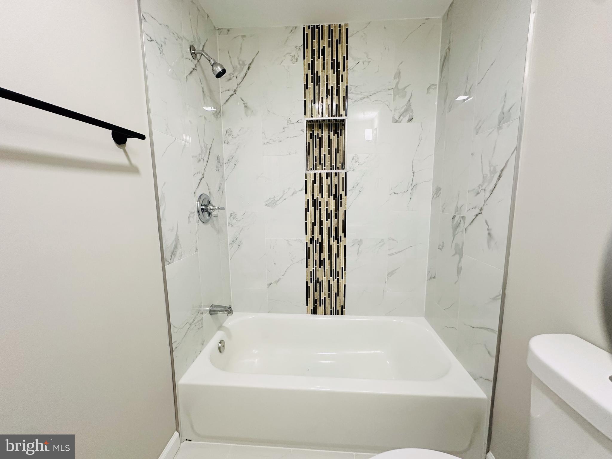 ASHLAND TOWN - Residential