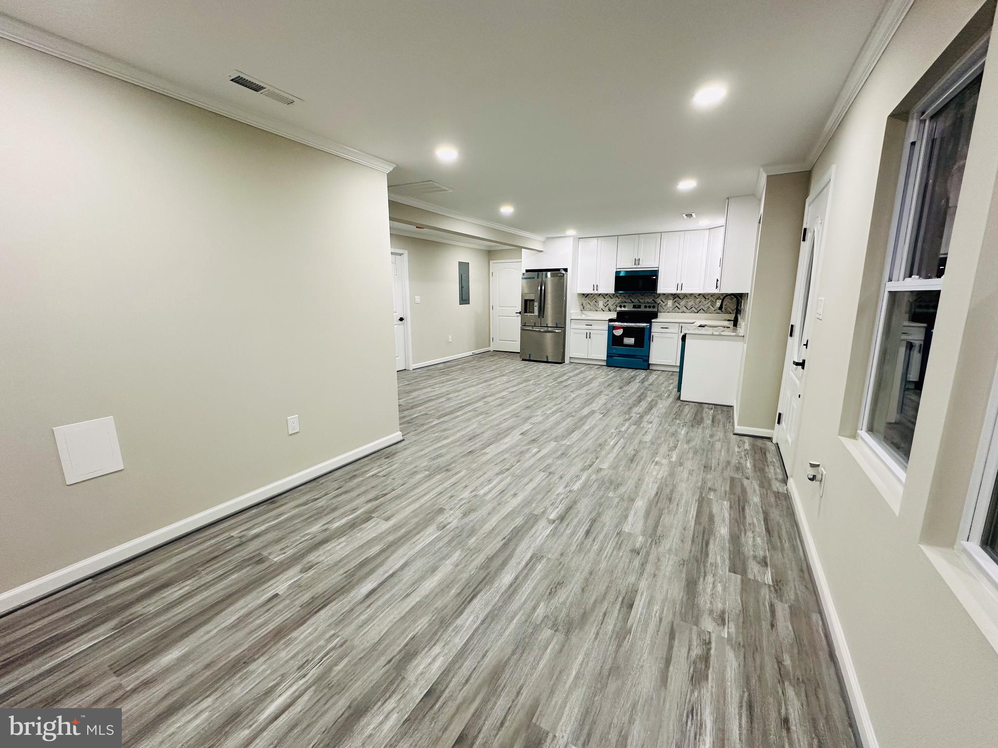 ASHLAND TOWN - Residential