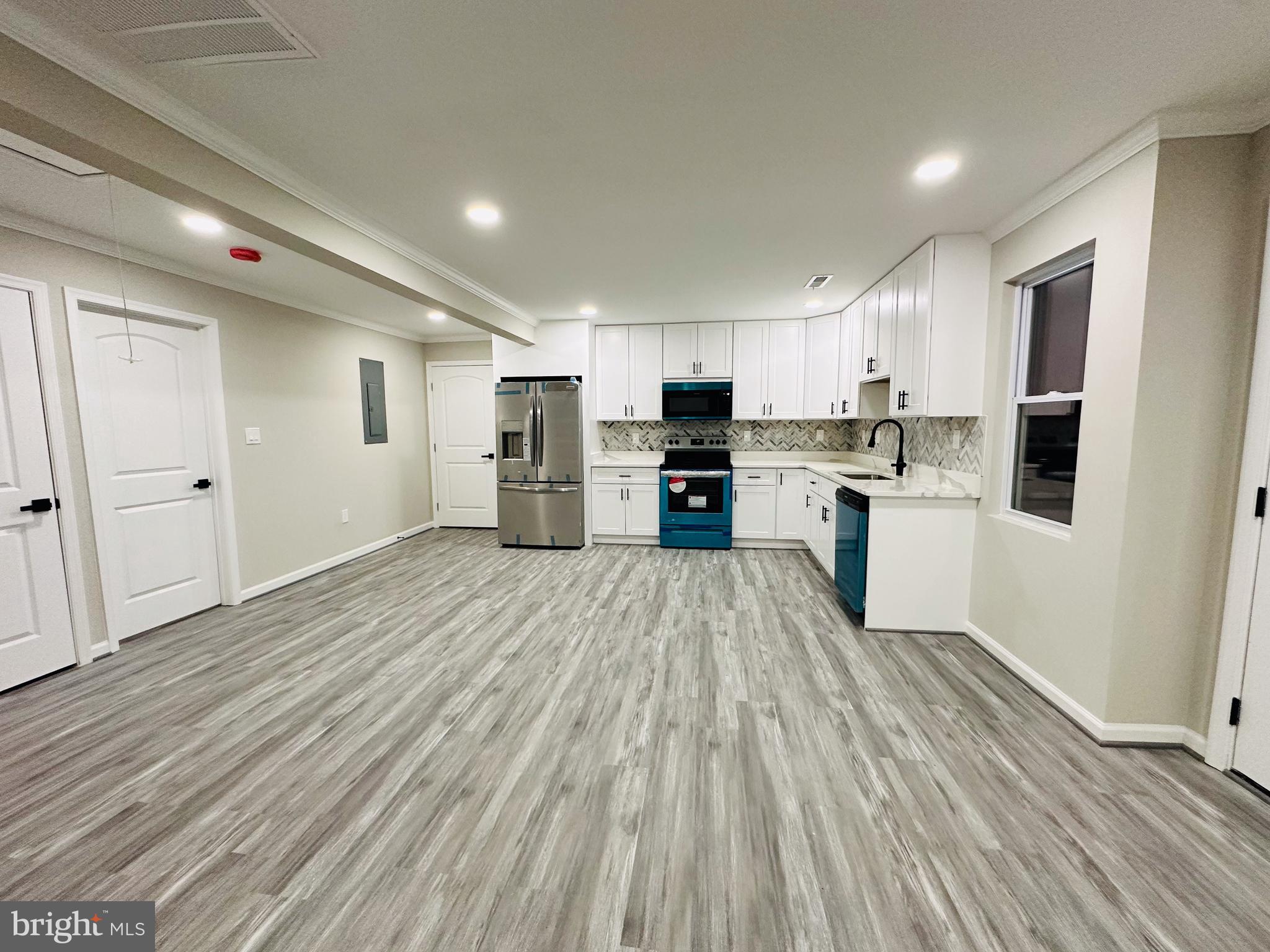 ASHLAND TOWN - Residential