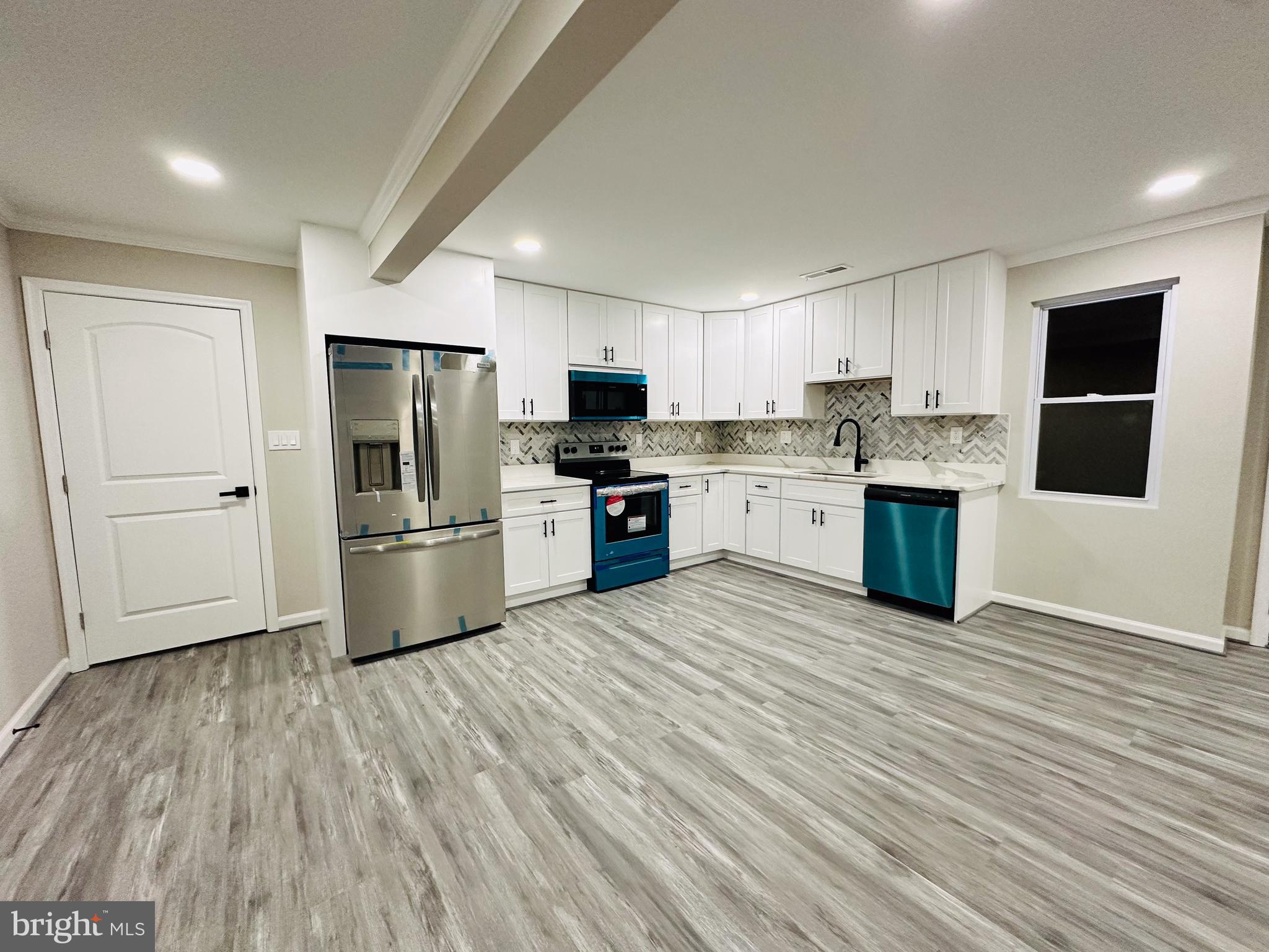 ASHLAND TOWN - Residential