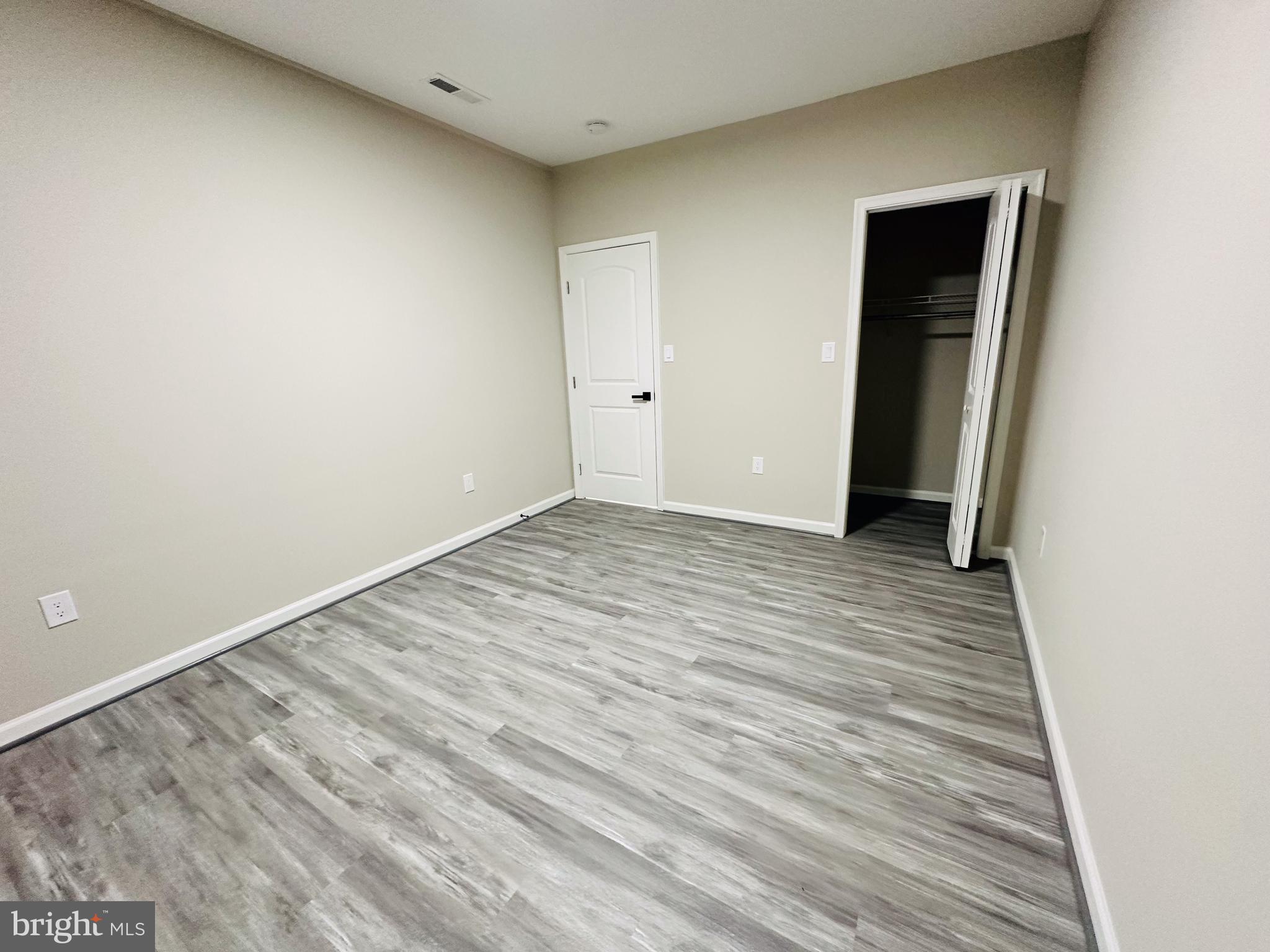 ASHLAND TOWN - Residential