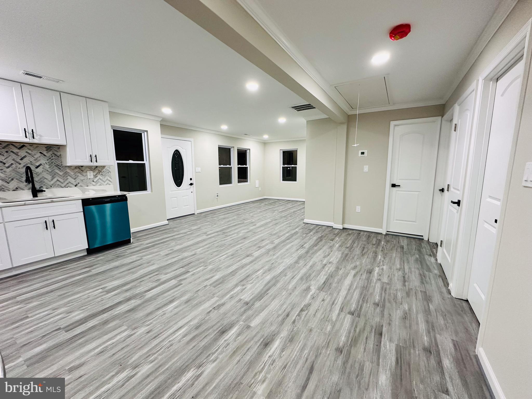 ASHLAND TOWN - Residential