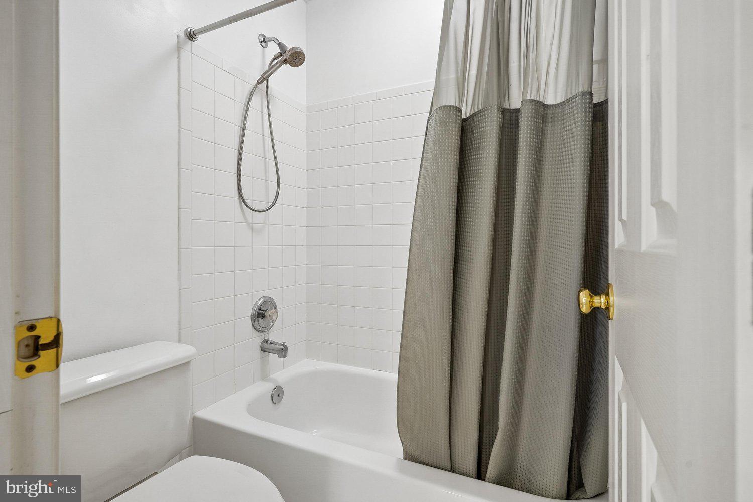 POTOMAC GLEN - Residential